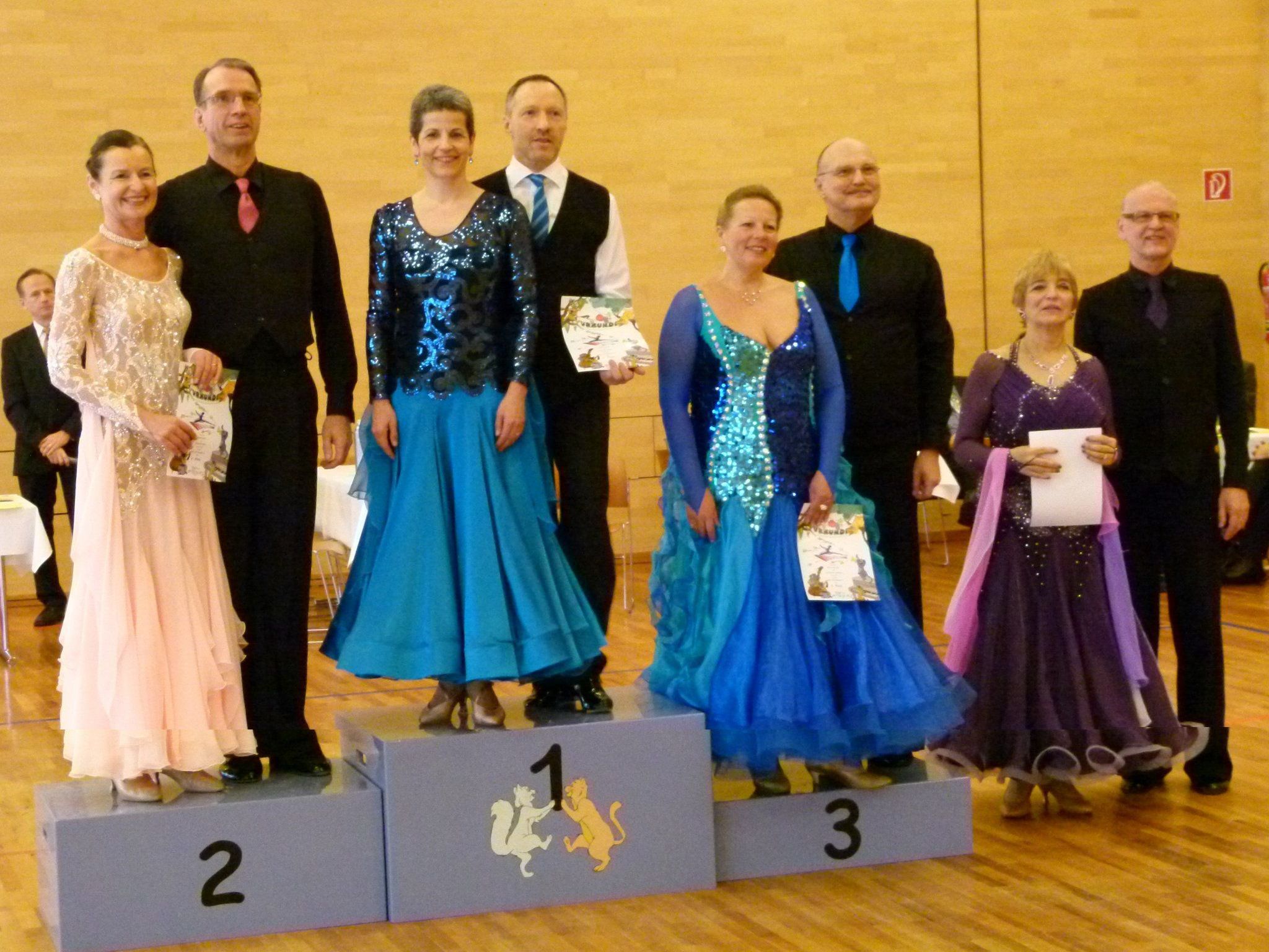 Barbara u. Eugen Kathan gewinnen die Klasse Senioren III-C Barbara u. Eugen Kathan gewinnen die Klasse Senioren III-C