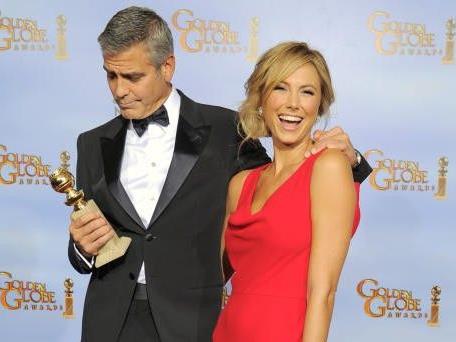 Golden Globe-Gewinner Clooney mit Stacy Keibler auf dem roten Teppich