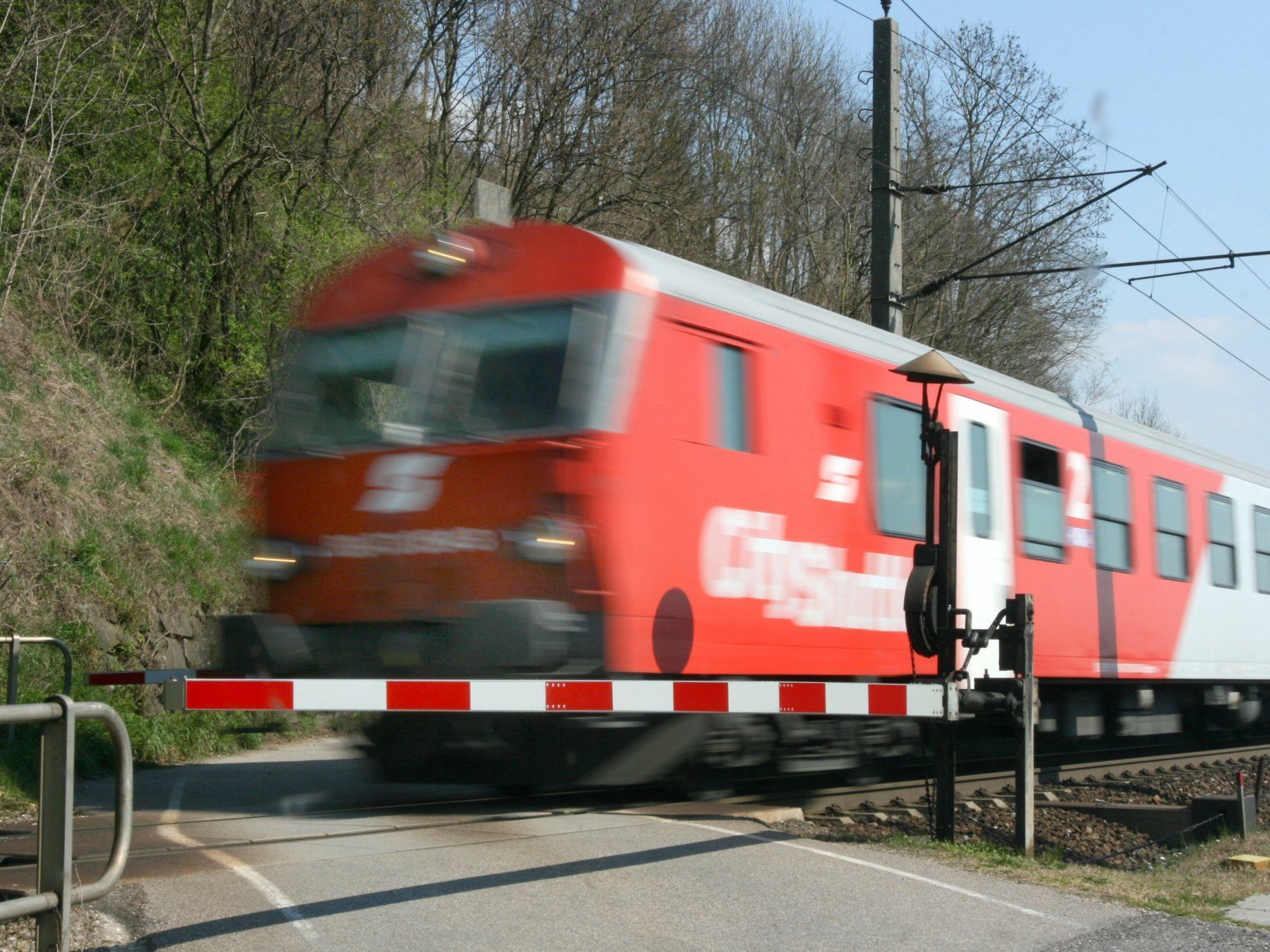 Nur einsteigen, wenn er steht... Nur einsteigen, wenn er steht...