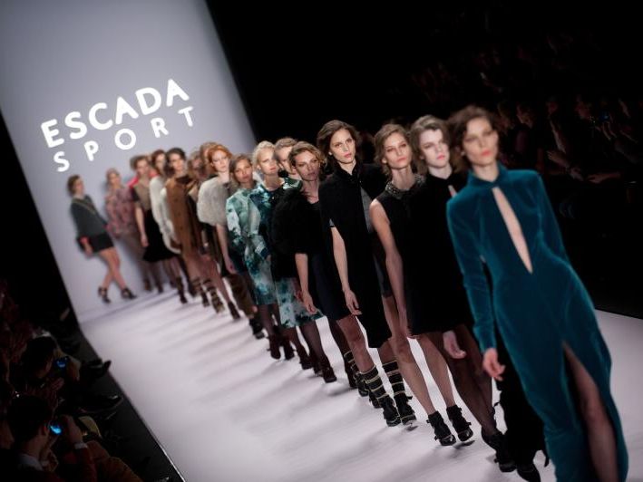 Bis zum Wochenende zeigen rund 50 Labels und Designer Trends für Herbst und Winter 2012/2013 Bis zum Wochenende zeigen rund 50 Labels und Designer Trends für Herbst und Winter 2012/2013