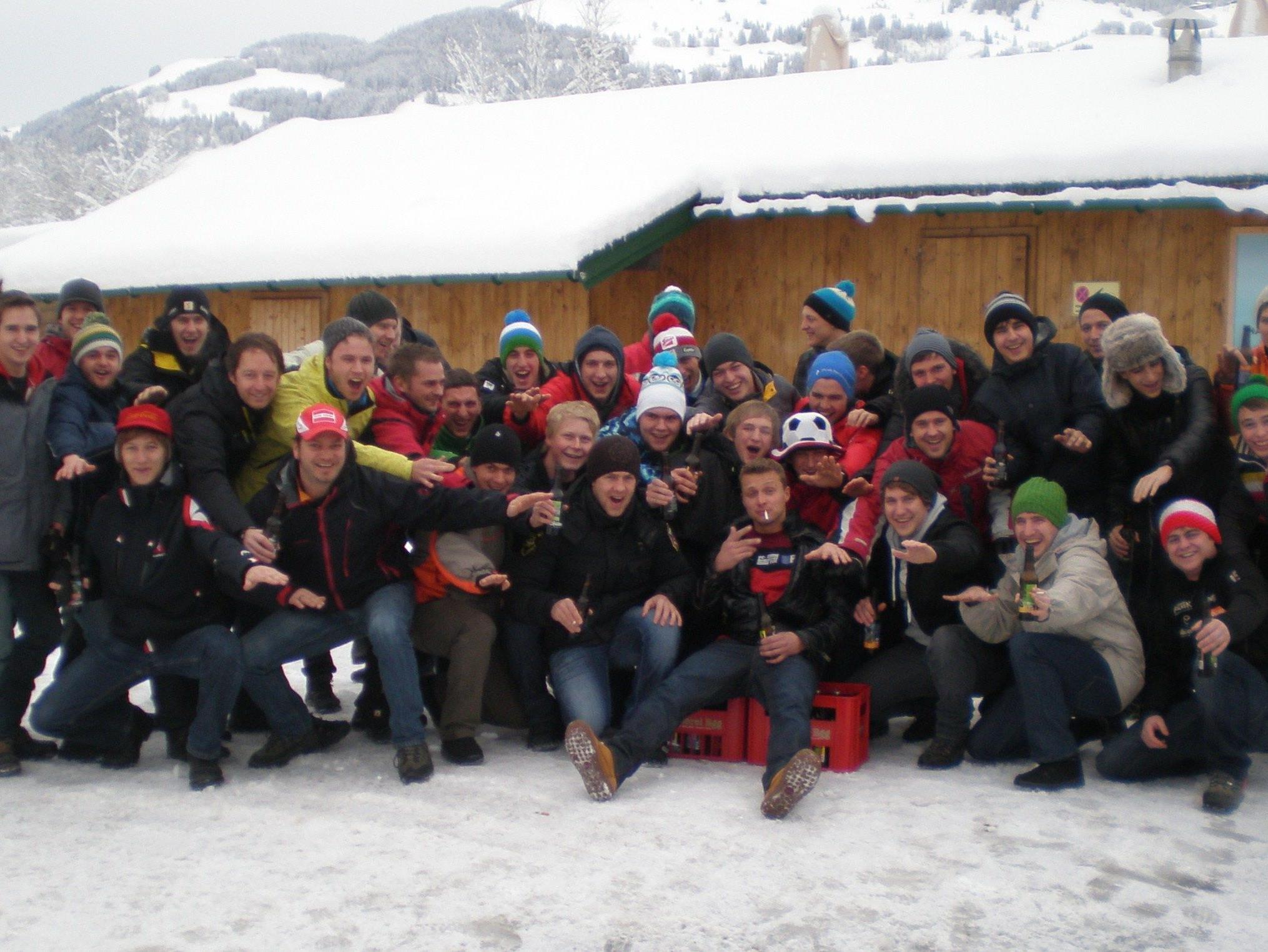 Die Reisegruppe des FC Egg in Vorfreude auf das Rennen in Kitzbühel