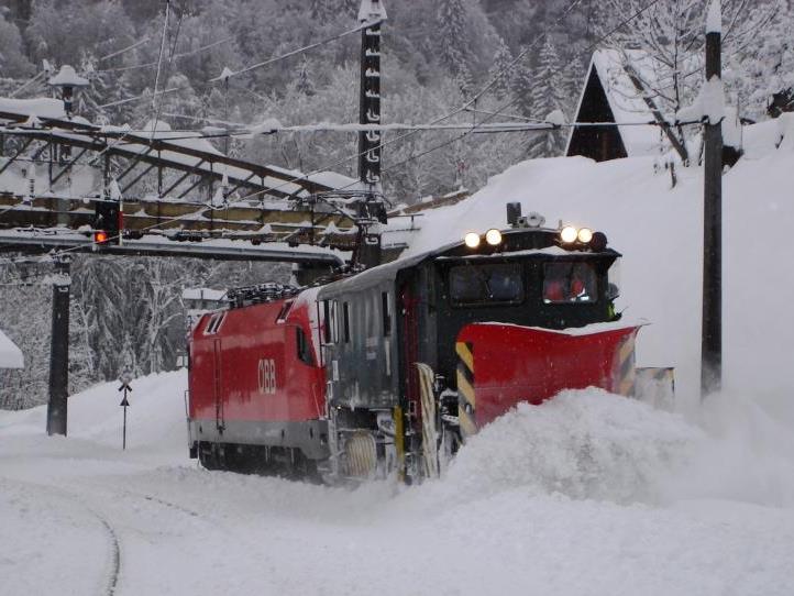 Arlbergbahnstrecke ist seit Samstag, 15 Uhr gesperrt.