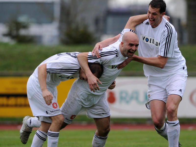 Zlatko Jurcevic (m.) verstärkt SV Frastanz. Zlatko Jurcevic (m.) verstärkt SV Frastanz.