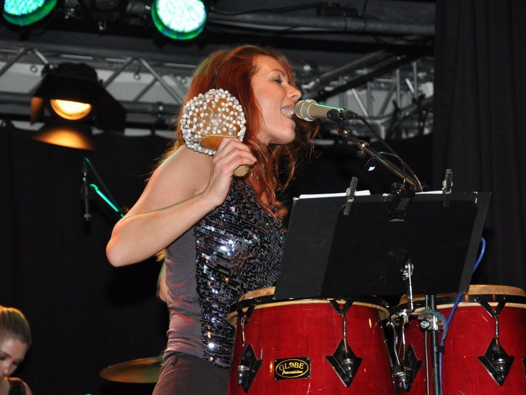 Wenn Suzie Lucas loslegt, bleibt kein Fuß mehr ruhig... Wenn Suzie Lucas loslegt, bleibt kein Fuß mehr ruhig...