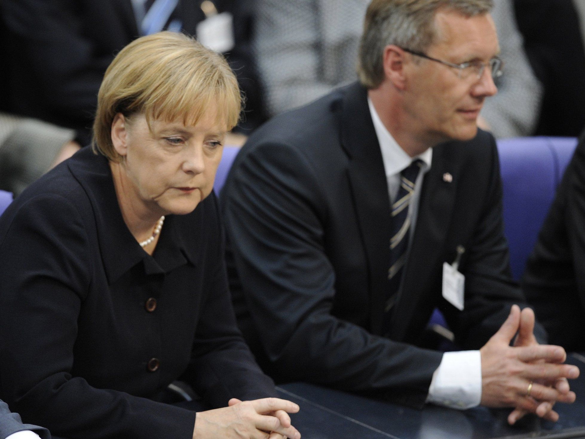 Merkel stärkt Wulff den Rücken. Merkel stärkt Wulff den Rücken.