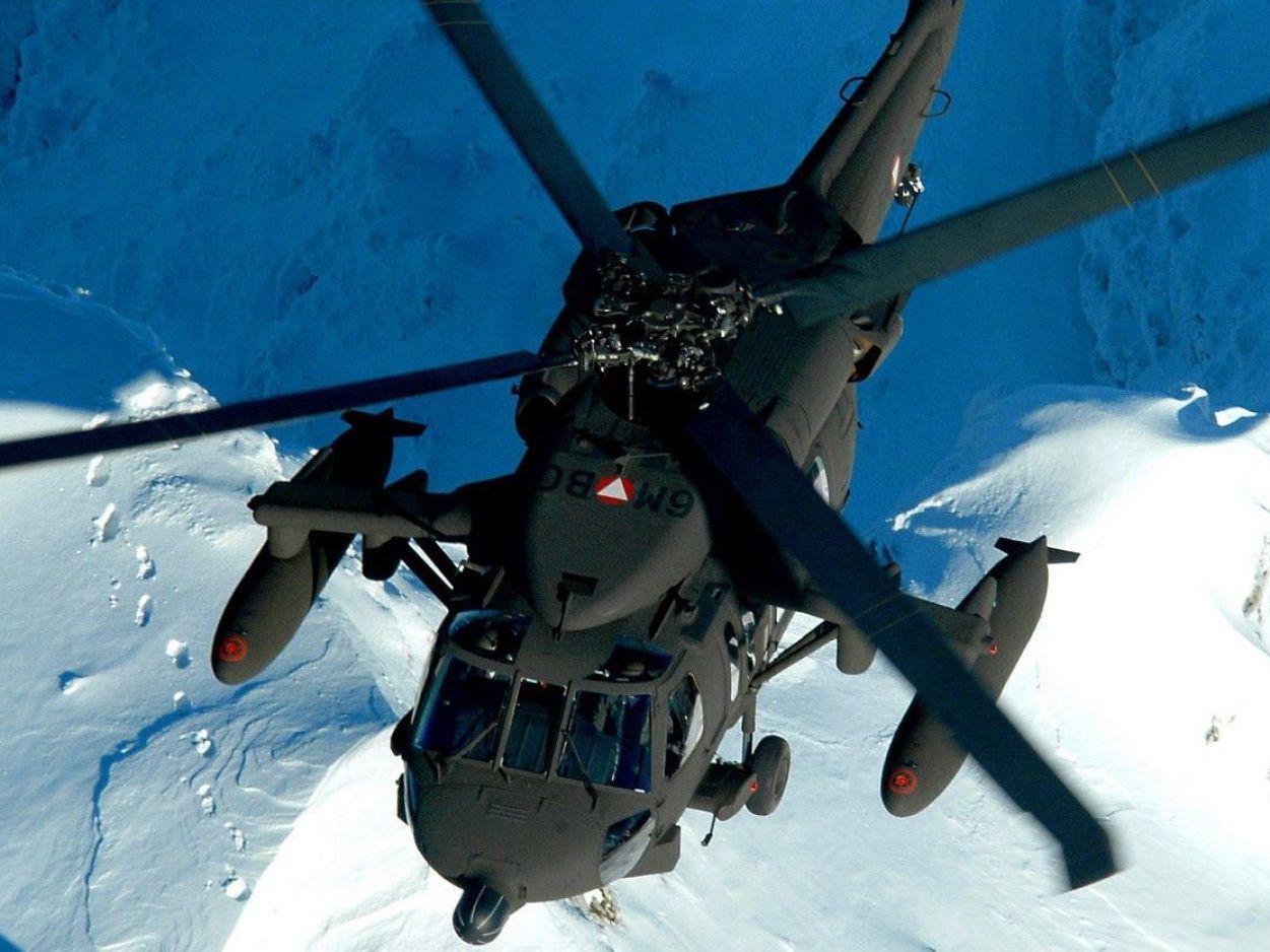 Auch ein Bundesheer-Hubschrauber wurde bereits angefordert. Auch ein Bundesheer-Hubschrauber wurde bereits angefordert.