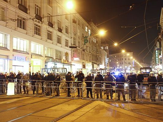 Veranstalter des WKR-Balls wehren sich gegen die schweren Vorwürfe. Veranstalter des WKR-Balls wehren sich gegen die schweren Vorwürfe.