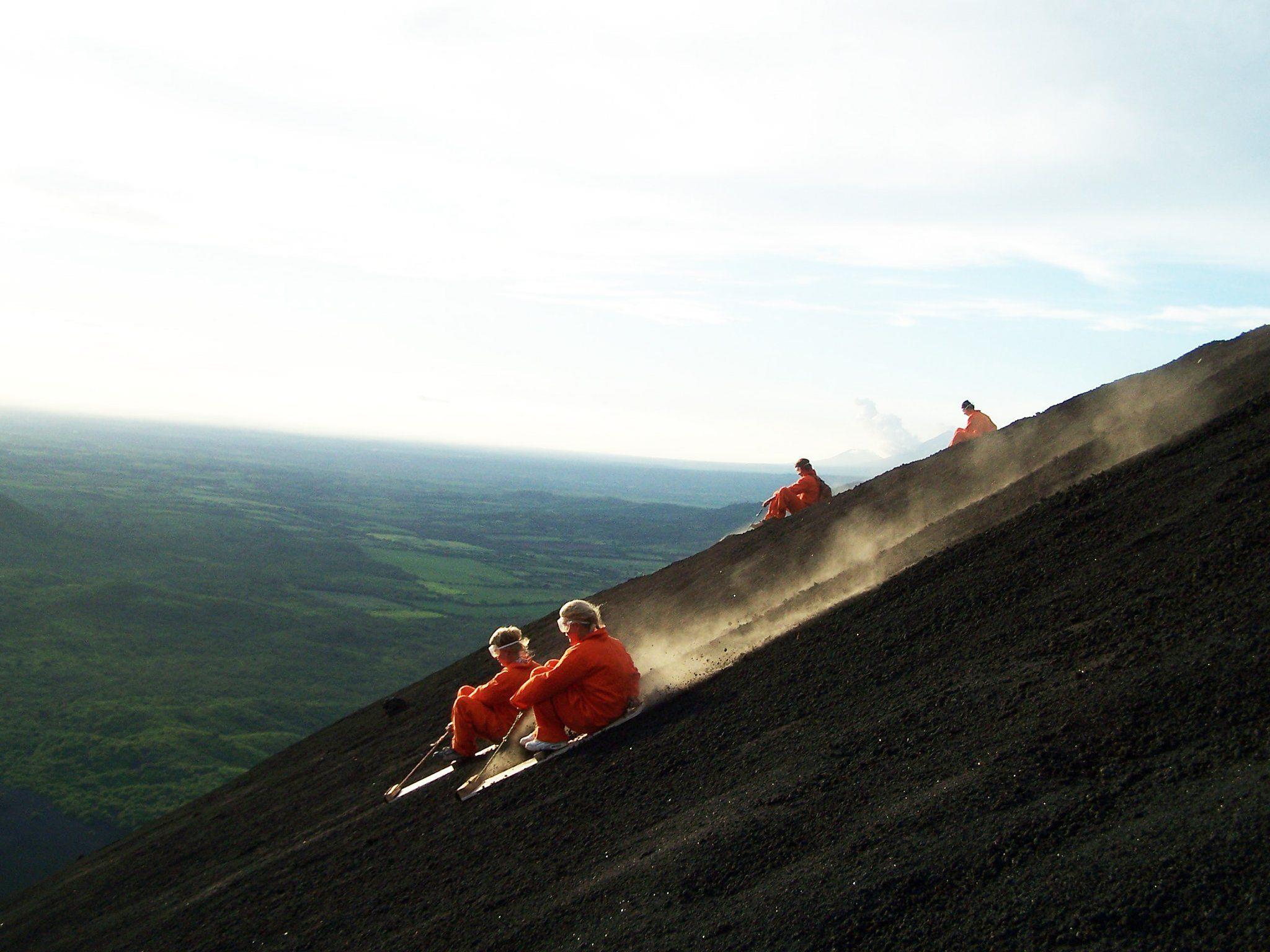 Vulkan-Boarding am Cerro Negro / Nicaragua.