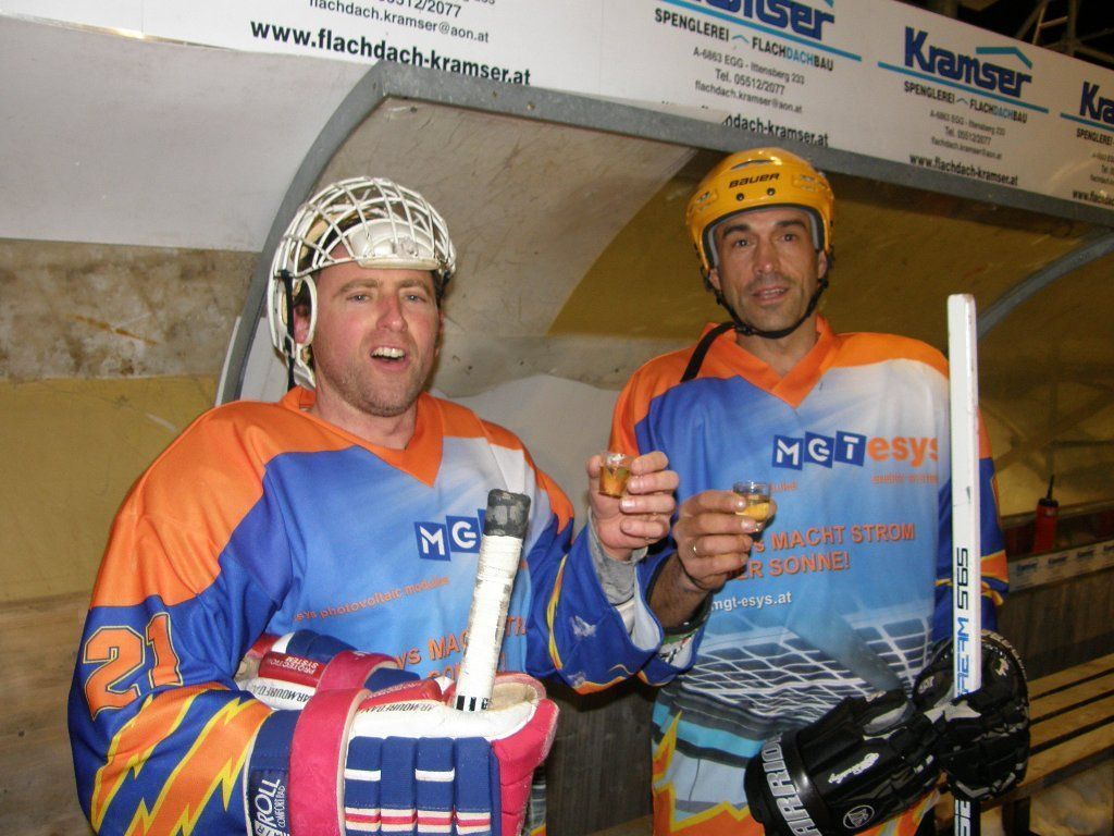 Arno Hagspiel (li.) und Arnold Meusburger benötigten „Zielwasser“. Arno Hagspiel (li.) und Arnold Meusburger benötigten „Zielwasser“.