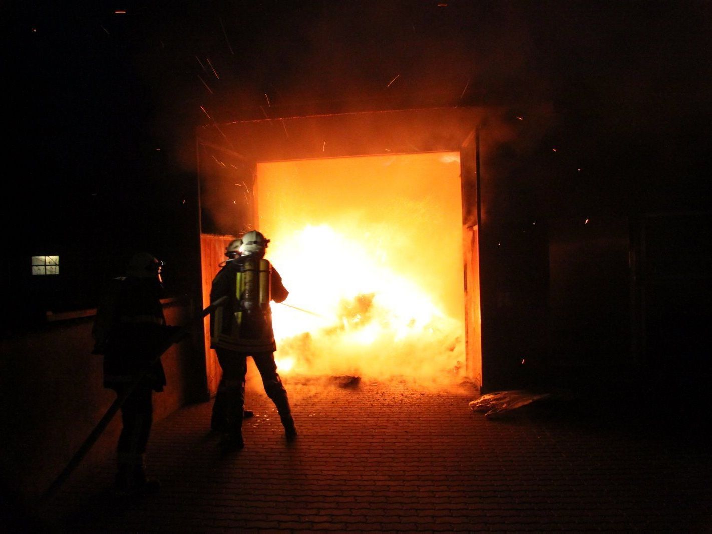 Ein Pferd verendete in diesem Feuer Ein Pferd verendete in diesem Feuer