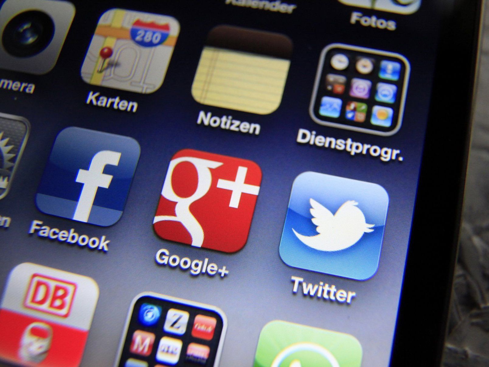 Algorithmen können Heimatort aus Fotostream erraten. Algorithmen können Heimatort aus Fotostream erraten.