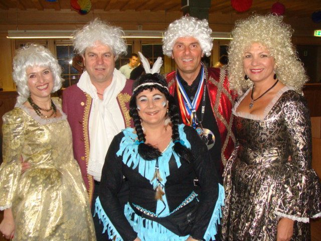 Kaiserinnen und Kaiser beim diesjährigen Musikball Kaiserinnen und Kaiser beim diesjährigen Musikball