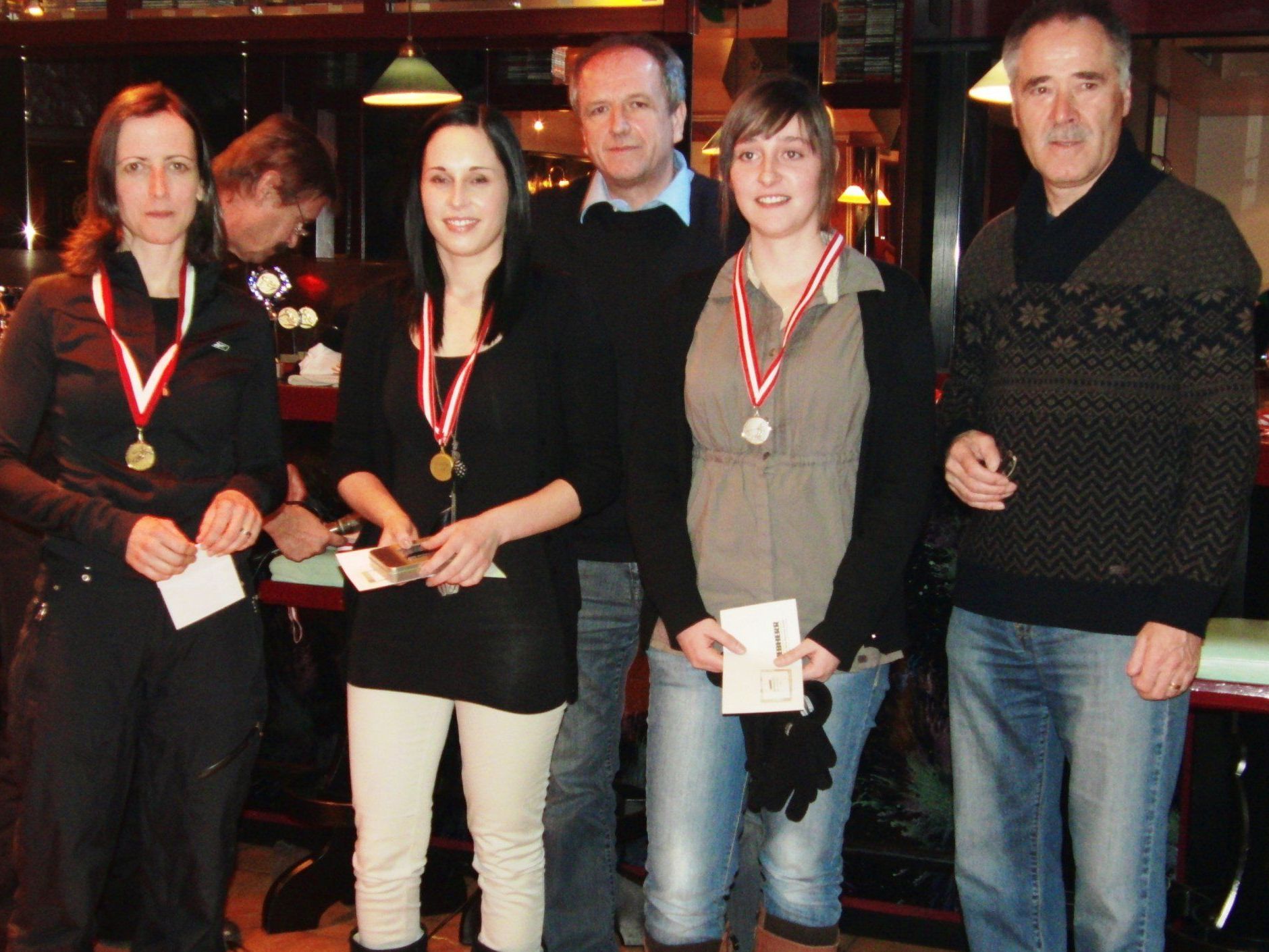 Die siegreichen Damen Birgit Burger, Julia Lorünser u. Ramona Stofleth Die siegreichen Damen Birgit Burger, Julia Lorünser u. Ramona Stofleth