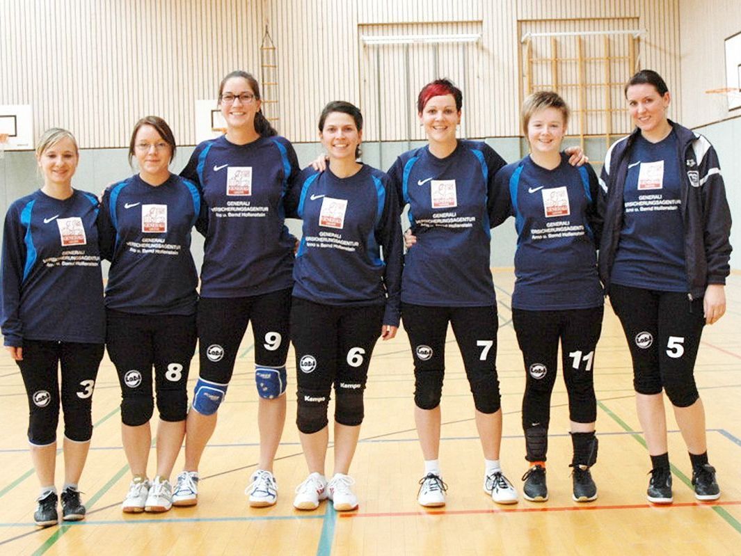 Die Faustballerinnen der TS Technoplast Höchst spielen in der Nationalliga B Schweiz Die Faustballerinnen der TS Technoplast Höchst spielen in der Nationalliga B Schweiz