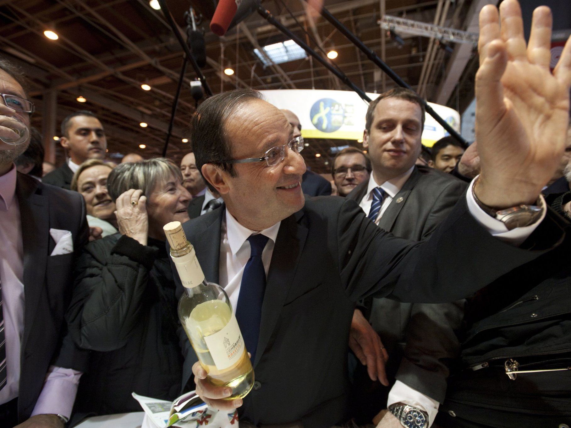 Hollande will unbedingt der nächste Präsident Frankreichs werden. Hollande will unbedingt der nächste Präsident Frankreichs werden.