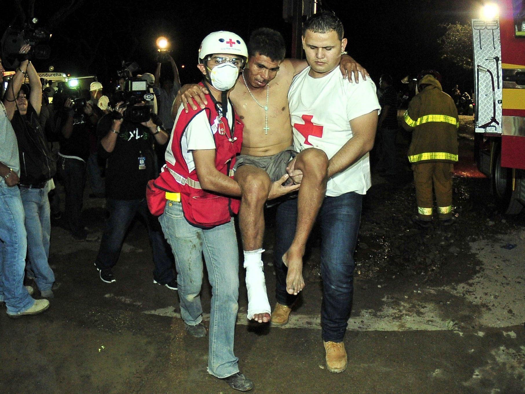 Bei dem Gefängnisbrand in Honduras kamen mindestens 350 Menschen ums Leben, die Zahl werde aber noch steigen.