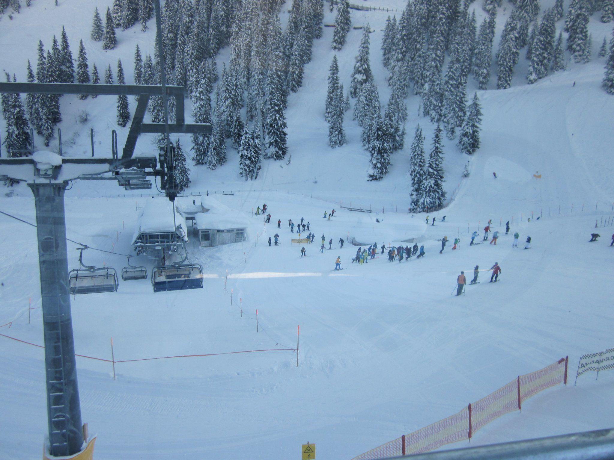 Skifahrer mussten von den Liften evakuiert werden.