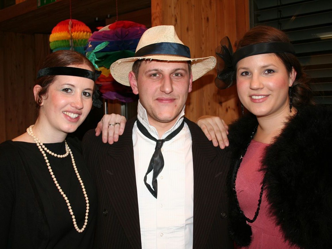 So waren sie, die 20-er …Isabella, Ludi und Martina. So waren sie, die 20-er …Isabella, Ludi und Martina.