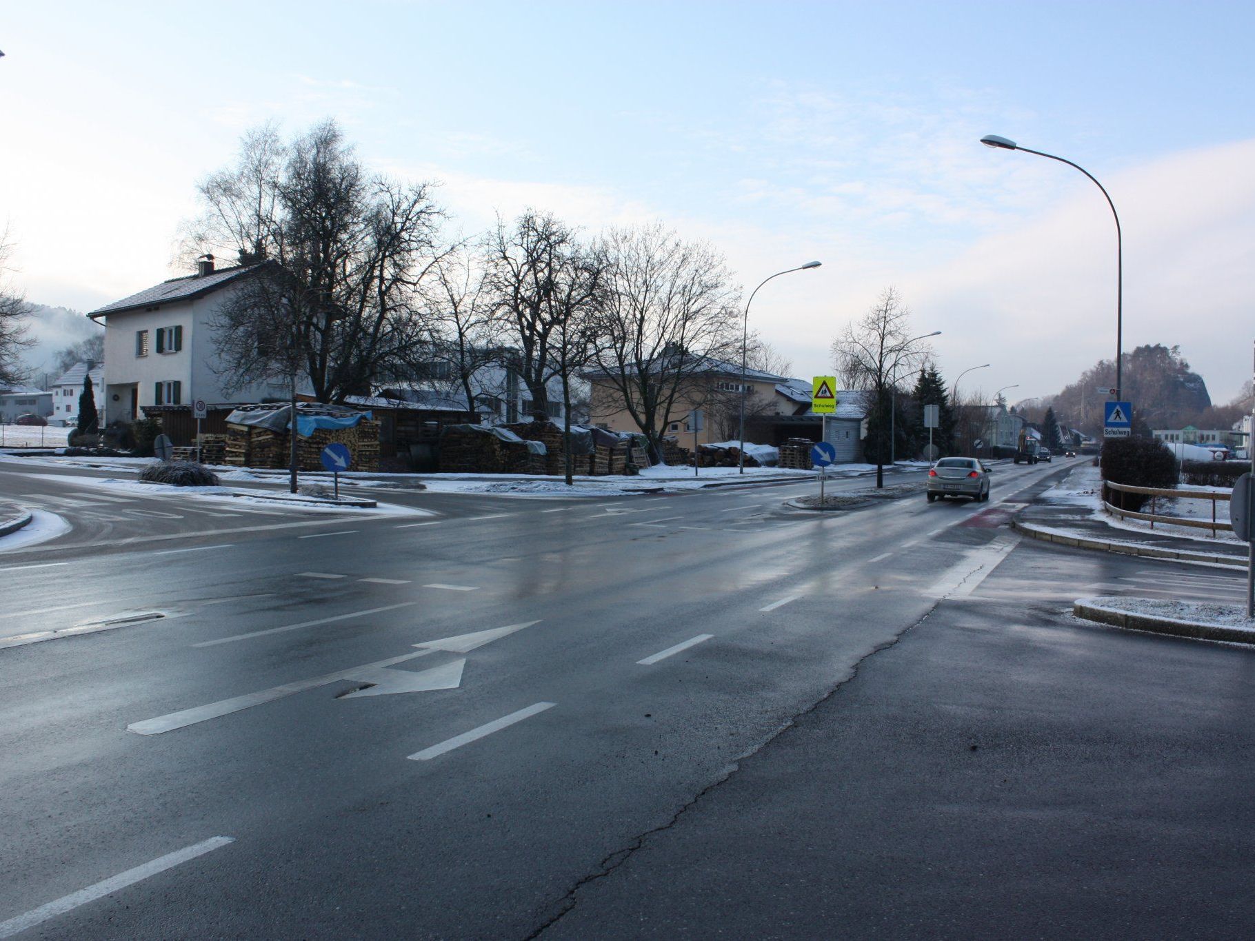 Der Kreuzungsbereich Kommingerstraße/Lastenstraße liegt auf dem Schulweg. Der Kreuzungsbereich Kommingerstraße/Lastenstraße liegt auf dem Schulweg.