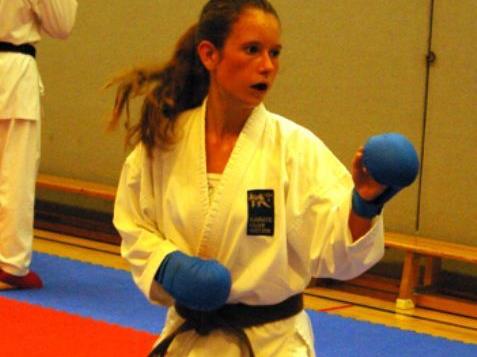 Sonja Längle beim Kumite Training