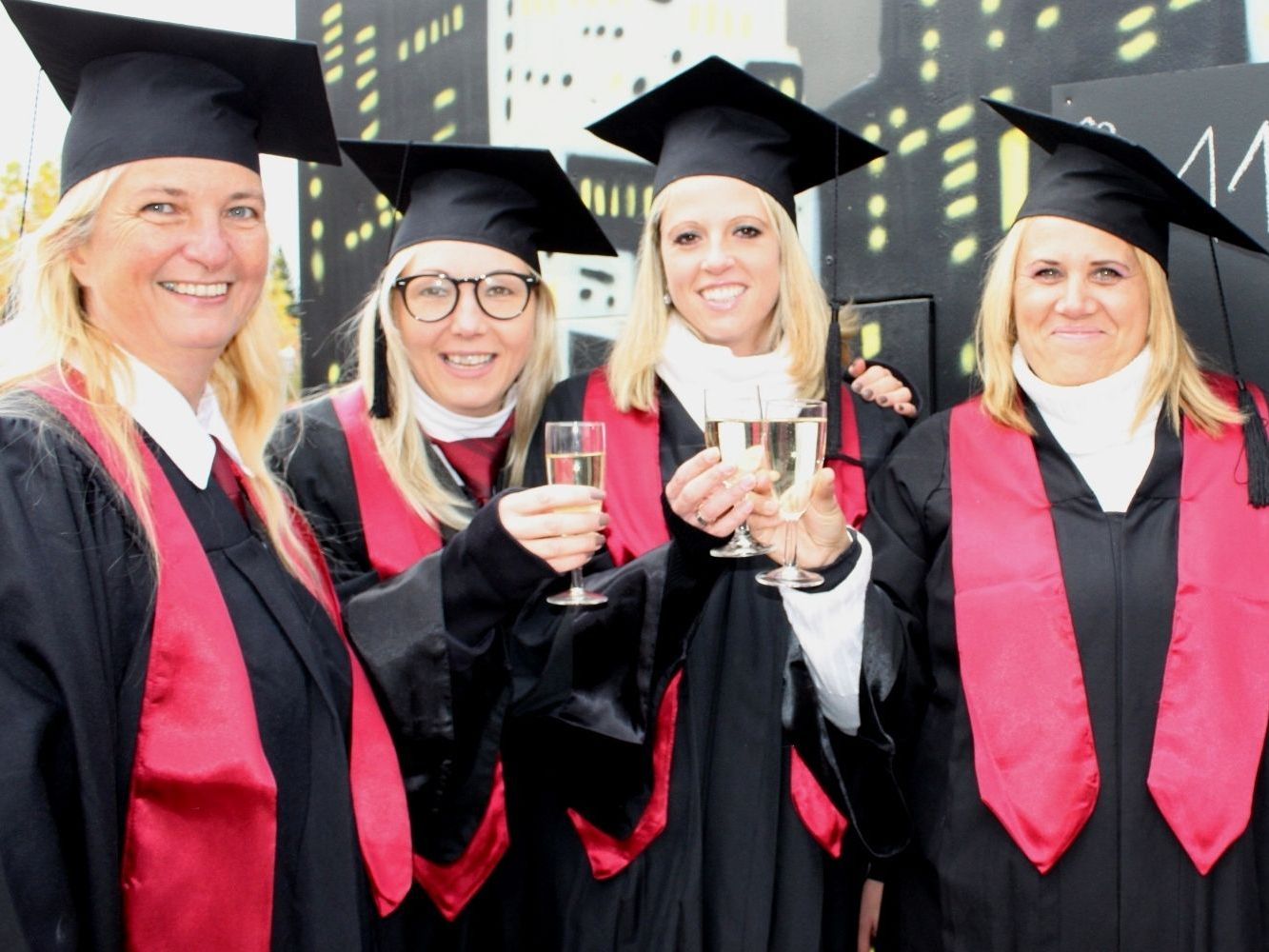 Die Bäumler Phantomstudenten des „1. UNI LEERGANGES“ übernehmen die Macht in Lochau. Die Bäumler Phantomstudenten des „1. UNI LEERGANGES“ übernehmen die Macht in Lochau.