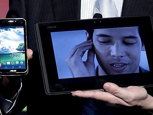 Asus stellt in Barcelona sein Padfone vor. Eine Kombination aus Smartphone and Tablet. Asus stellt in Barcelona sein Padfone vor. Eine Kombination aus Smartphone and Tablet.