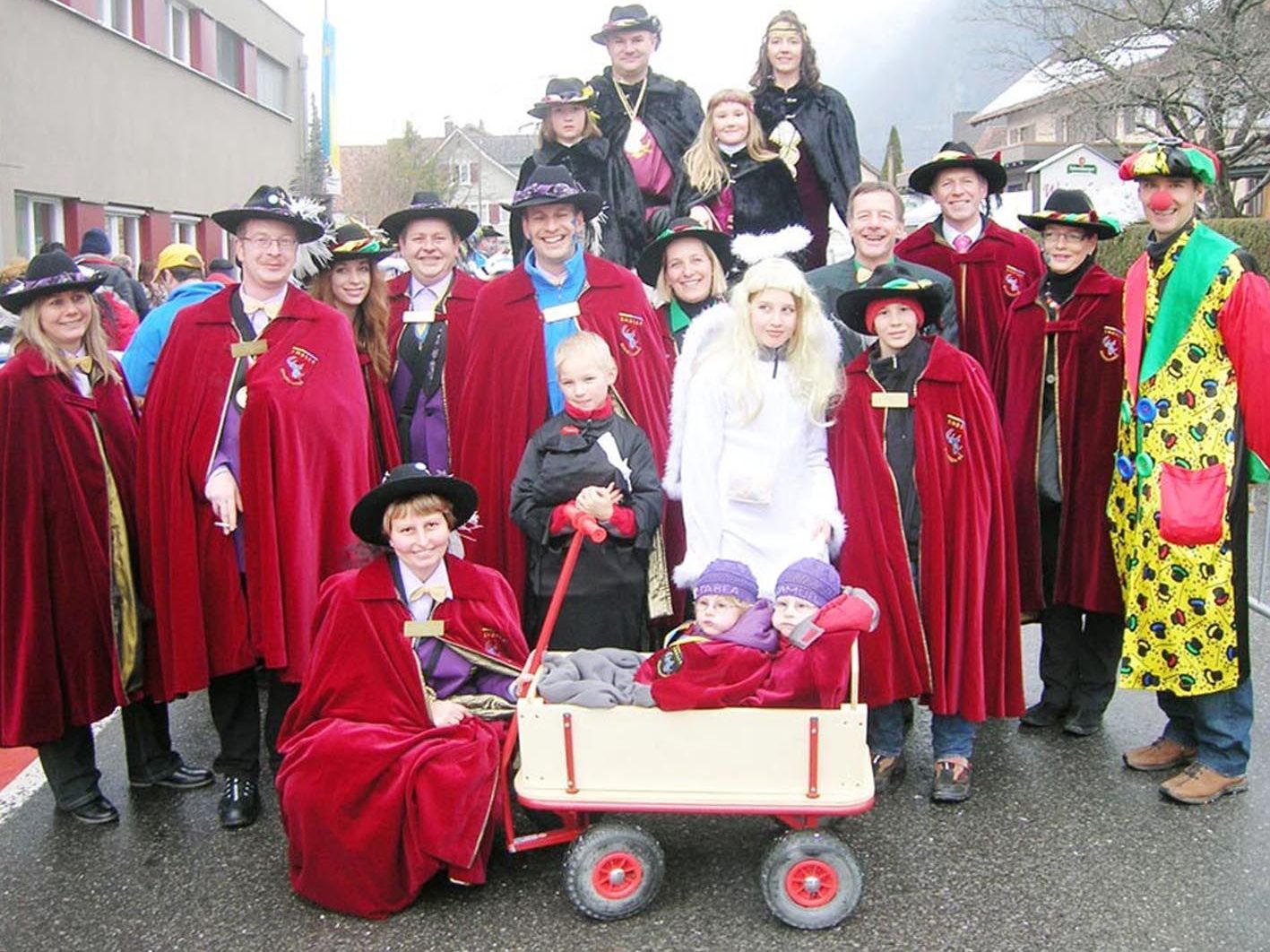 Die Embser Schlossnarren laden am kommenden Sonntag wieder zum großen Fasnatumzug. Die Embser Schlossnarren laden am kommenden Sonntag wieder zum großen Fasnatumzug.