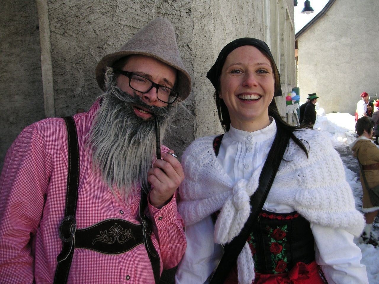 Dir. Silvia Müller und Cornelius Lorünser beteiligten sich mit ihren Schülern aktiv an der Fasnat Dir. Silvia Müller und Cornelius Lorünser beteiligten sich mit ihren Schülern aktiv an der Fasnat