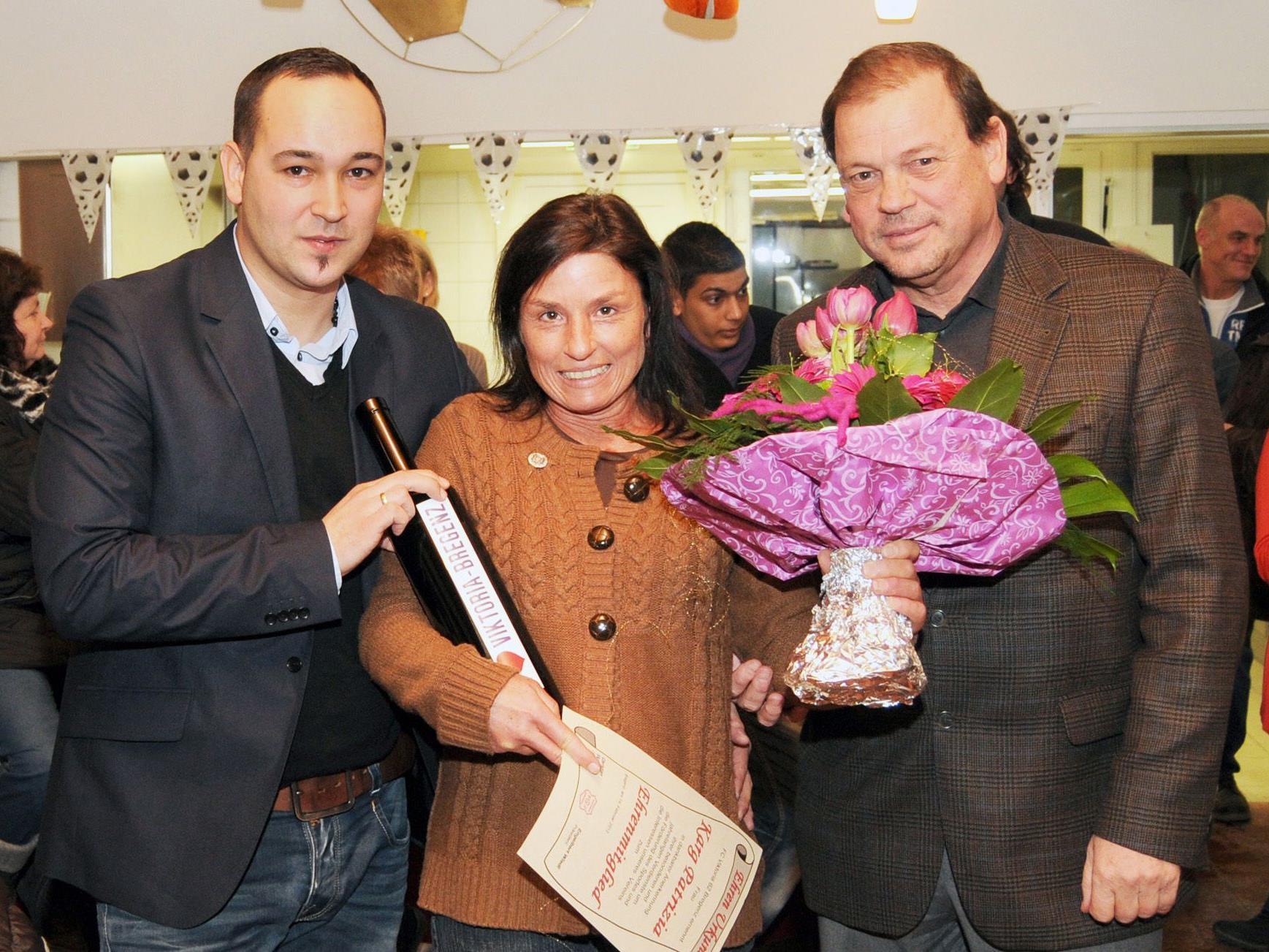 Ehrenmitglied Patrizia Karg mit Obmann Christian Skarlatos und Präsident Peter Kammerlander