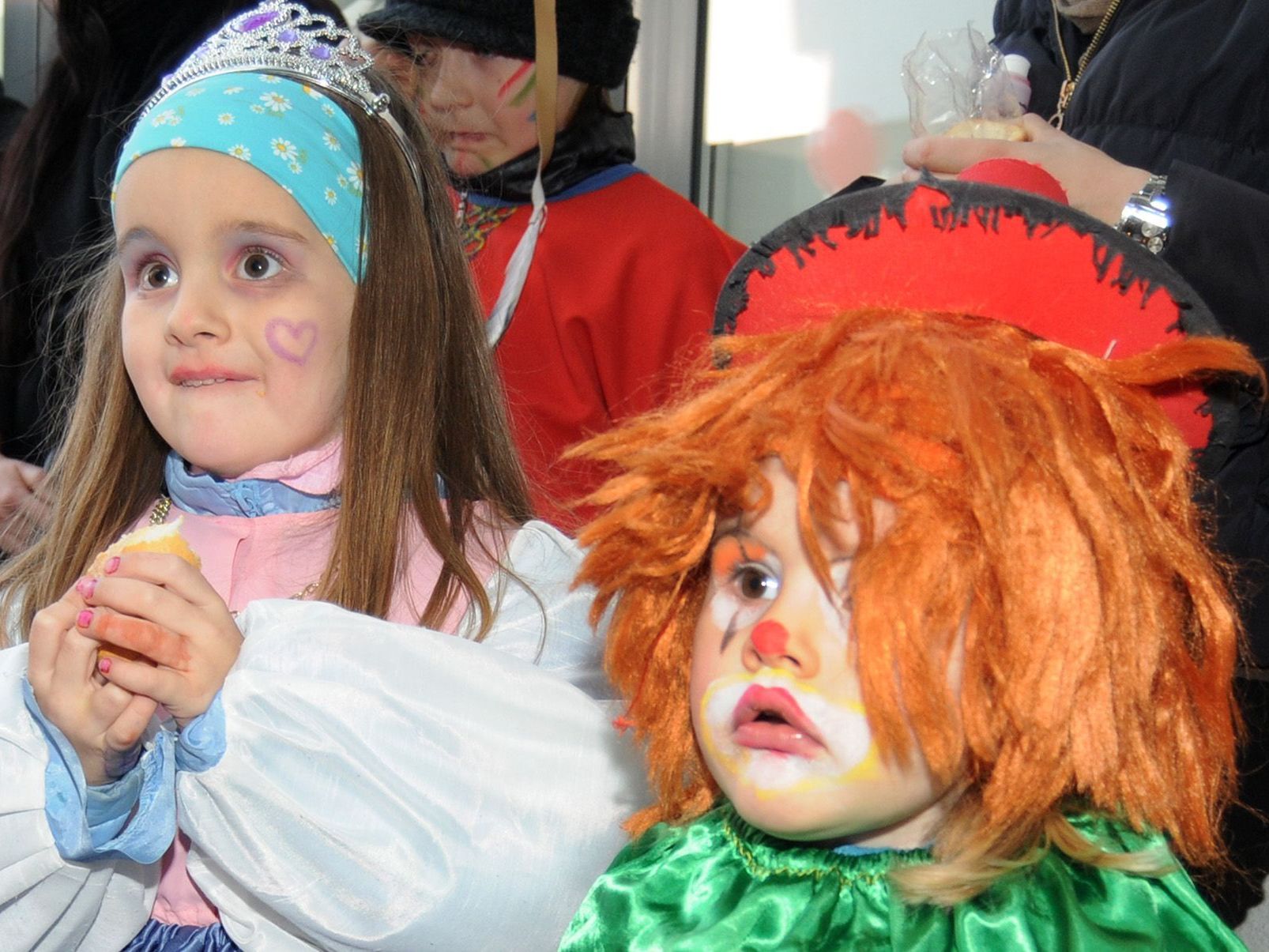 Staunen bei der Kasperlvorführung beim Kinderfasching in Fußach. Staunen bei der Kasperlvorführung beim Kinderfasching in Fußach.