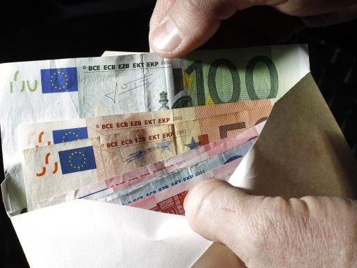 Anonymer Wohltäter überschüttet Braunschweig mit Geld Anonymer Wohltäter überschüttet Braunschweig mit Geld