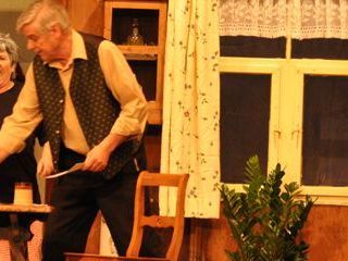 die Schauspieler der Fraschtner Bühne in vollem Einsatz die Schauspieler der Fraschtner Bühne in vollem Einsatz
