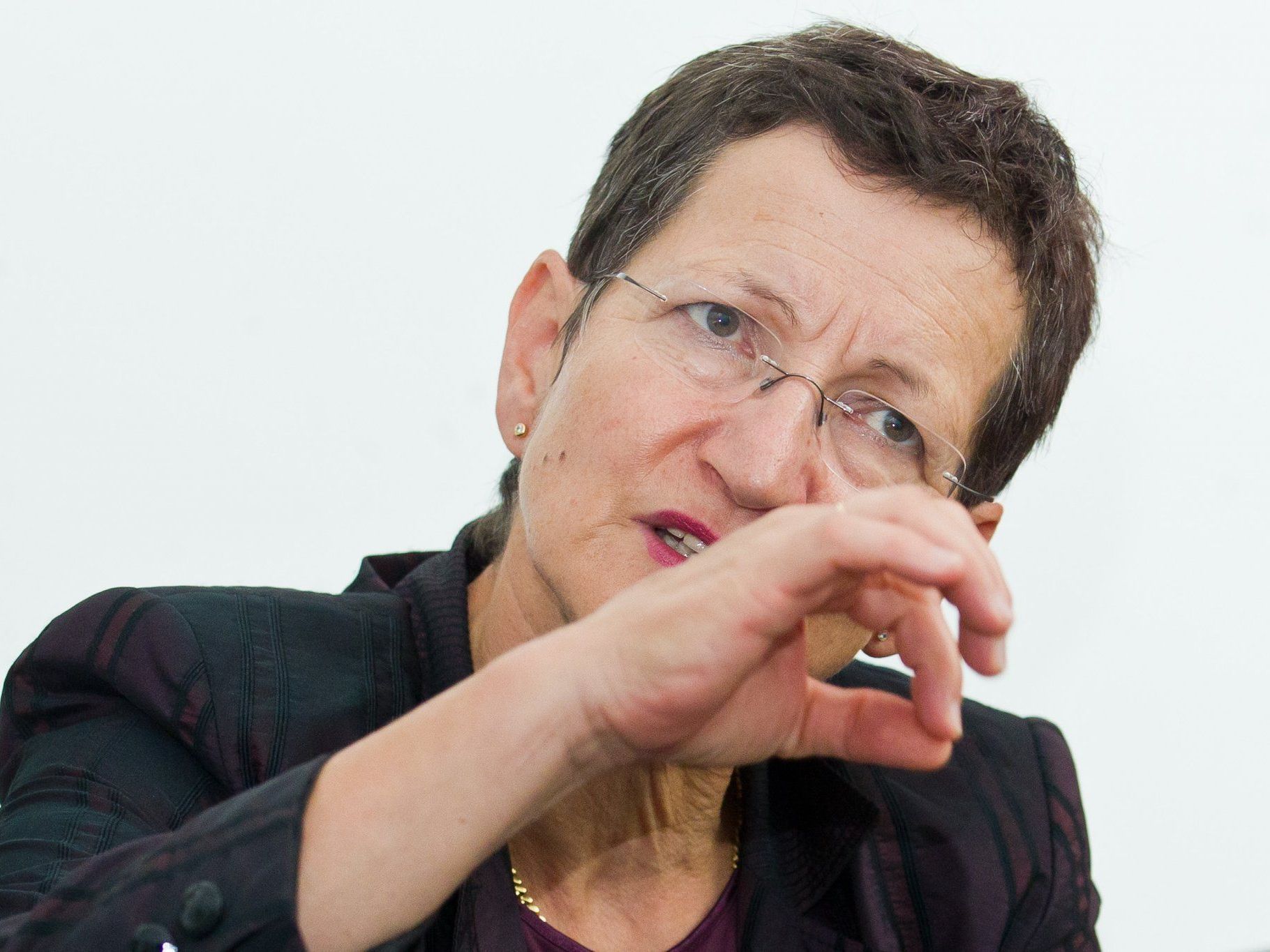 Landesrätin Greti Schmid bedankt sich bei EFZ-Leiter Stefan Schäfer. Landesrätin Greti Schmid bedankt sich bei EFZ-Leiter Stefan Schäfer.