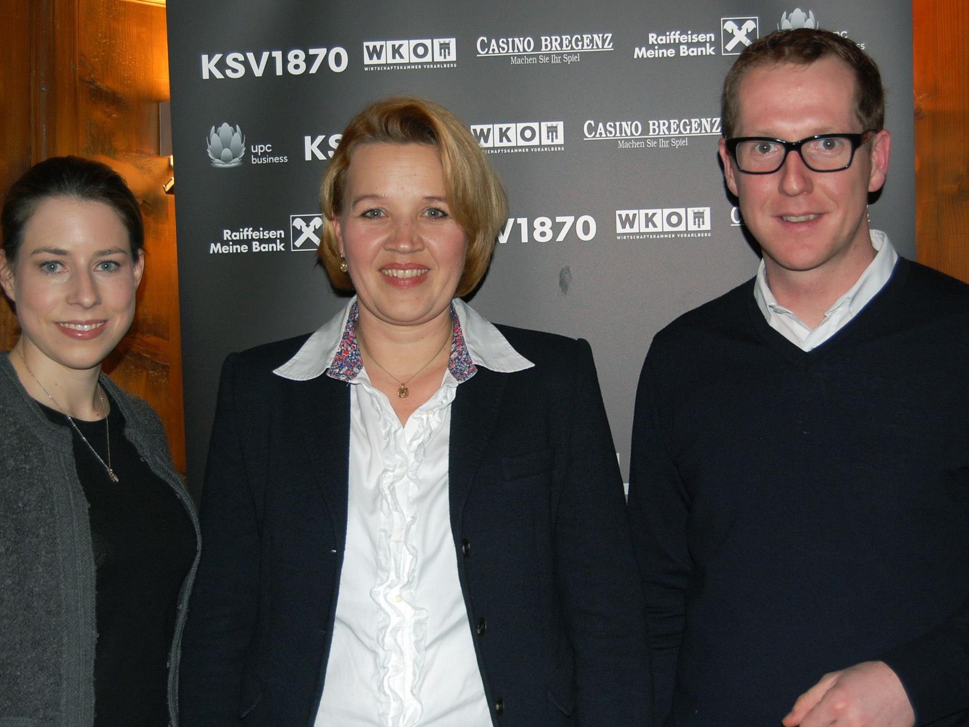 Stefanie Walser, Vorstandsmitglied der JWV, LR Kaufmann und Martin Dechant (v.l.)