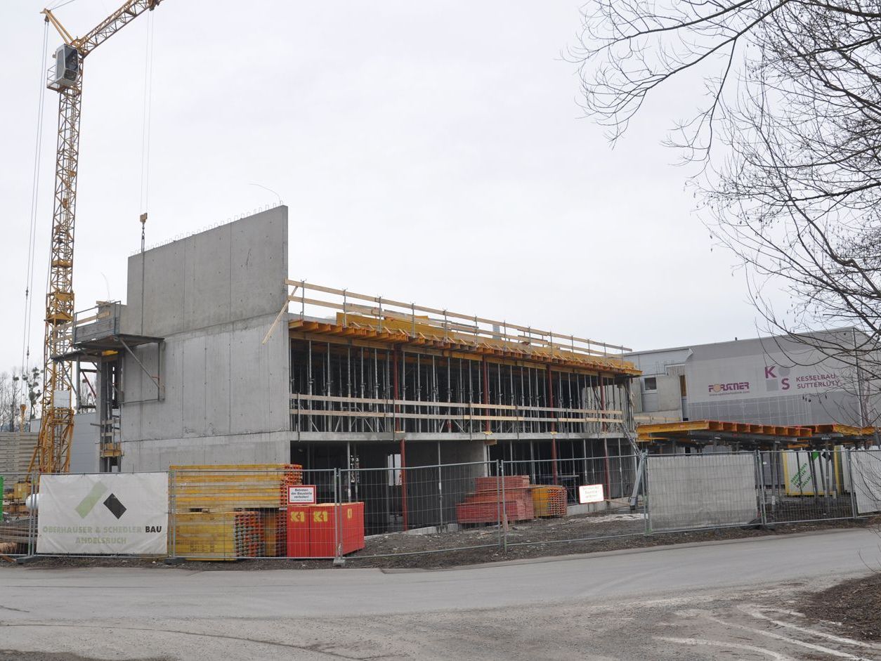 Im Industriegebiet entstanden große Erweiterungsbauten wie hier bei Kesselbau Sutterlüty. Im Industriegebiet entstanden große Erweiterungsbauten wie hier bei Kesselbau Sutterlüty.