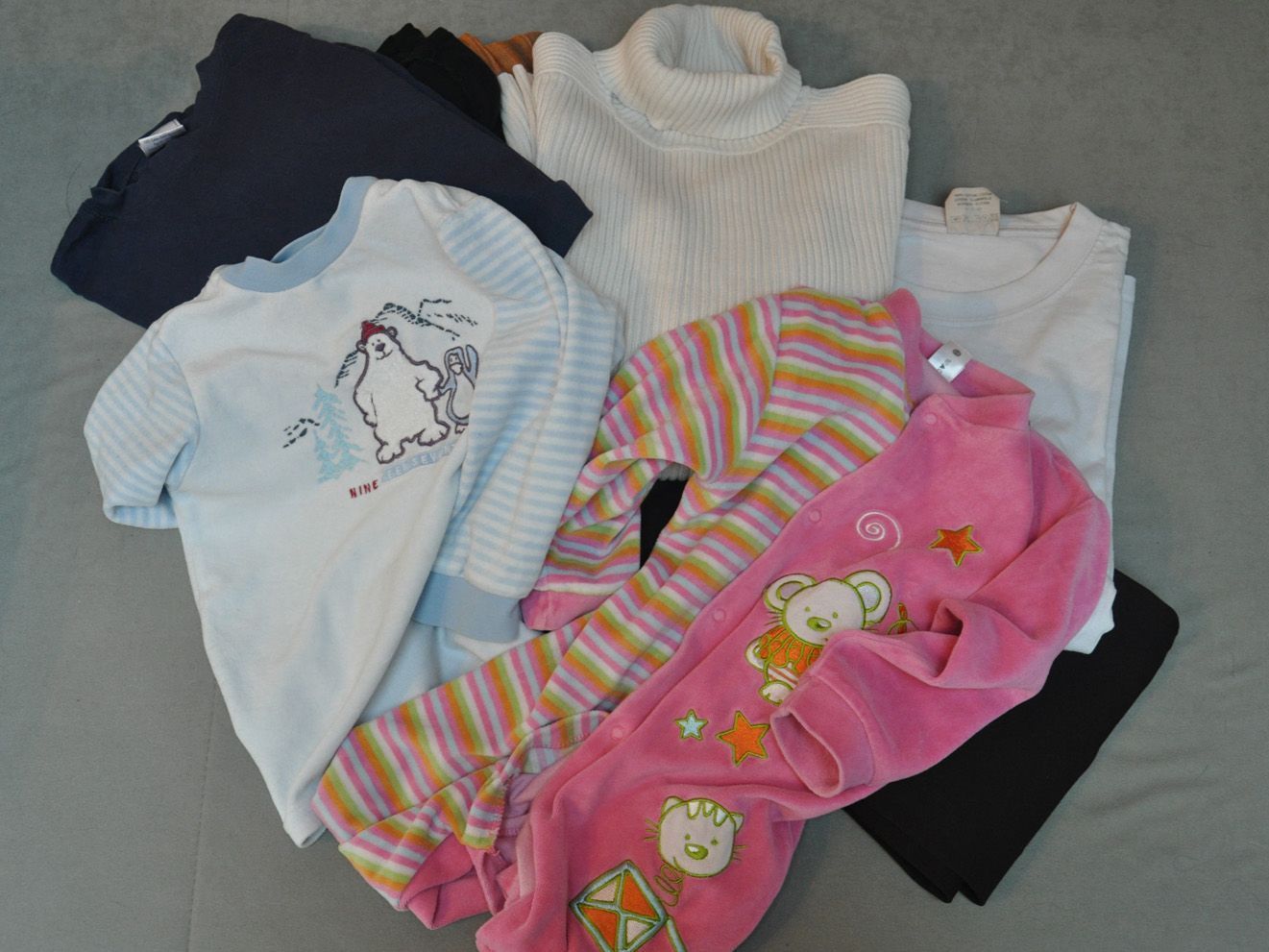 Gut erhaltene Kleidung für Groß und Klein, warme und kalte Witterung (Sibirien) wird gesucht. Gut erhaltene Kleidung für Groß und Klein, warme und kalte Witterung (Sibirien) wird gesucht.