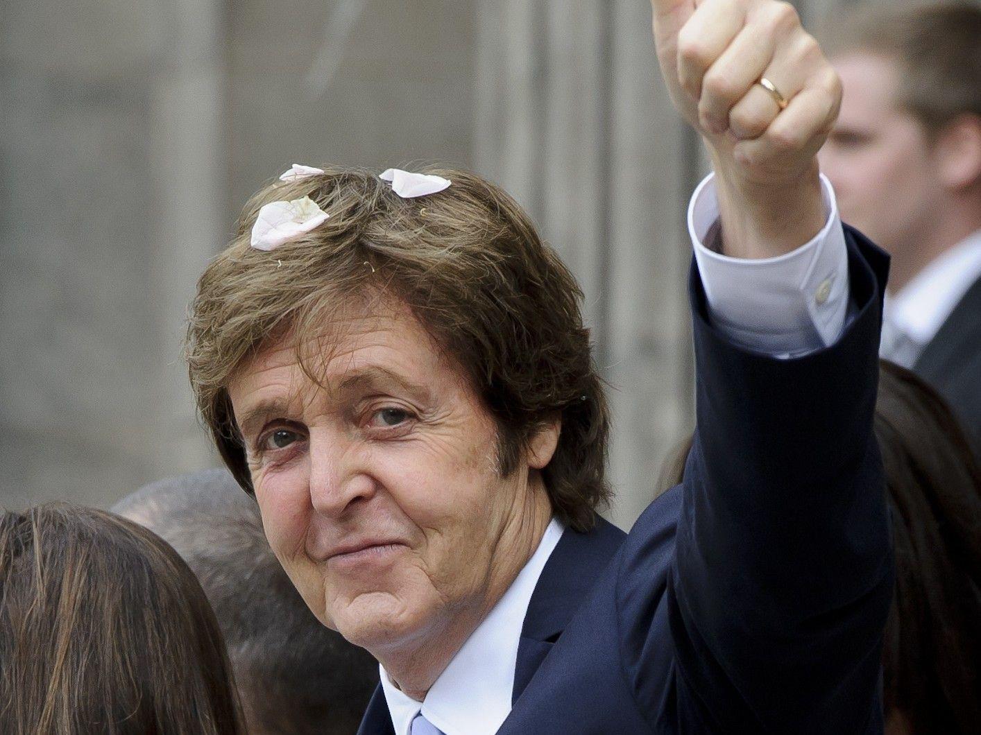 Mit Paul McCartney bekommt der letzte der vier Pilzköpfe einen eigenen Stern auf dem Walk of Fame. Mit Paul McCartney bekommt der letzte der vier Pilzköpfe einen eigenen Stern auf dem Walk of Fame.