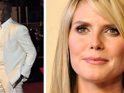 Seal hat bereits seinen Ehering, der ihn an Heidi Klum bindet, abgelegt. Seal hat bereits seinen Ehering, der ihn an Heidi Klum bindet, abgelegt.