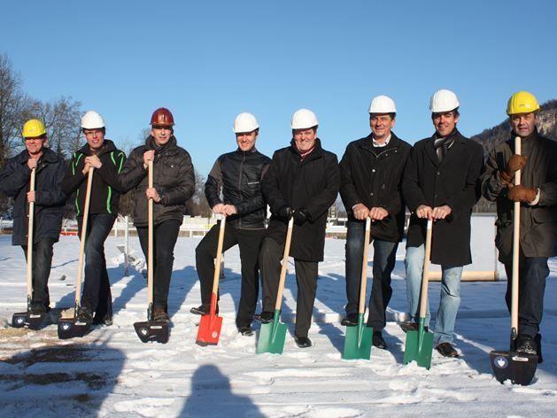 Spatenstich für den Hallenbau der neuen Hockeyarena erfolgt.