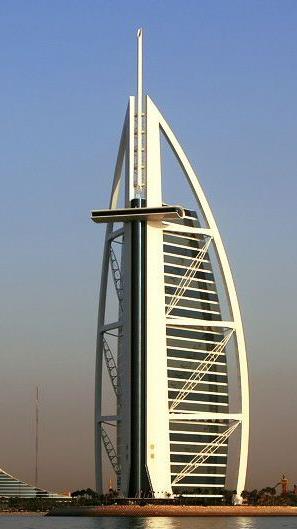 321 Meter hoch: Burj al Arab in Dubai.