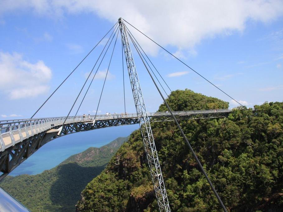 Nichts für schwache Nerven: Die Langkawi-Brücke auf der malaysischen Insel Langkawi.