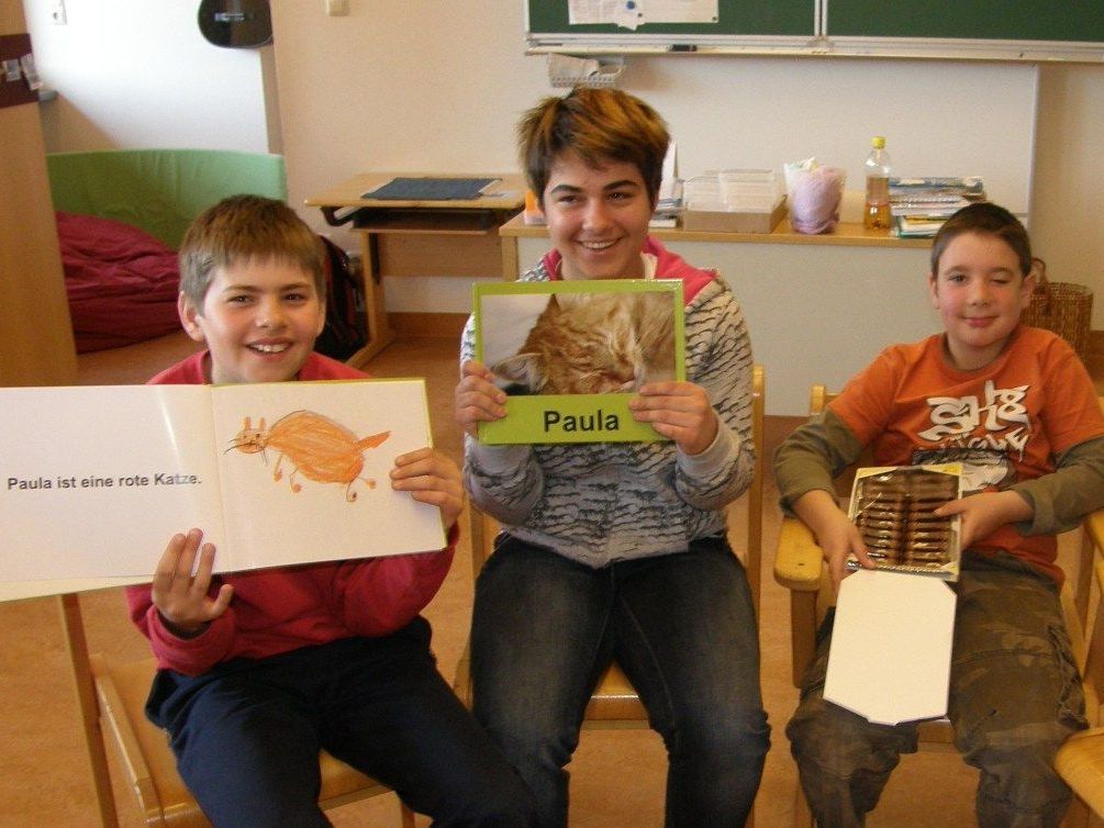 Die Förderklässler präsentierten ihr Buch. Die Förderklässler präsentierten ihr Buch.