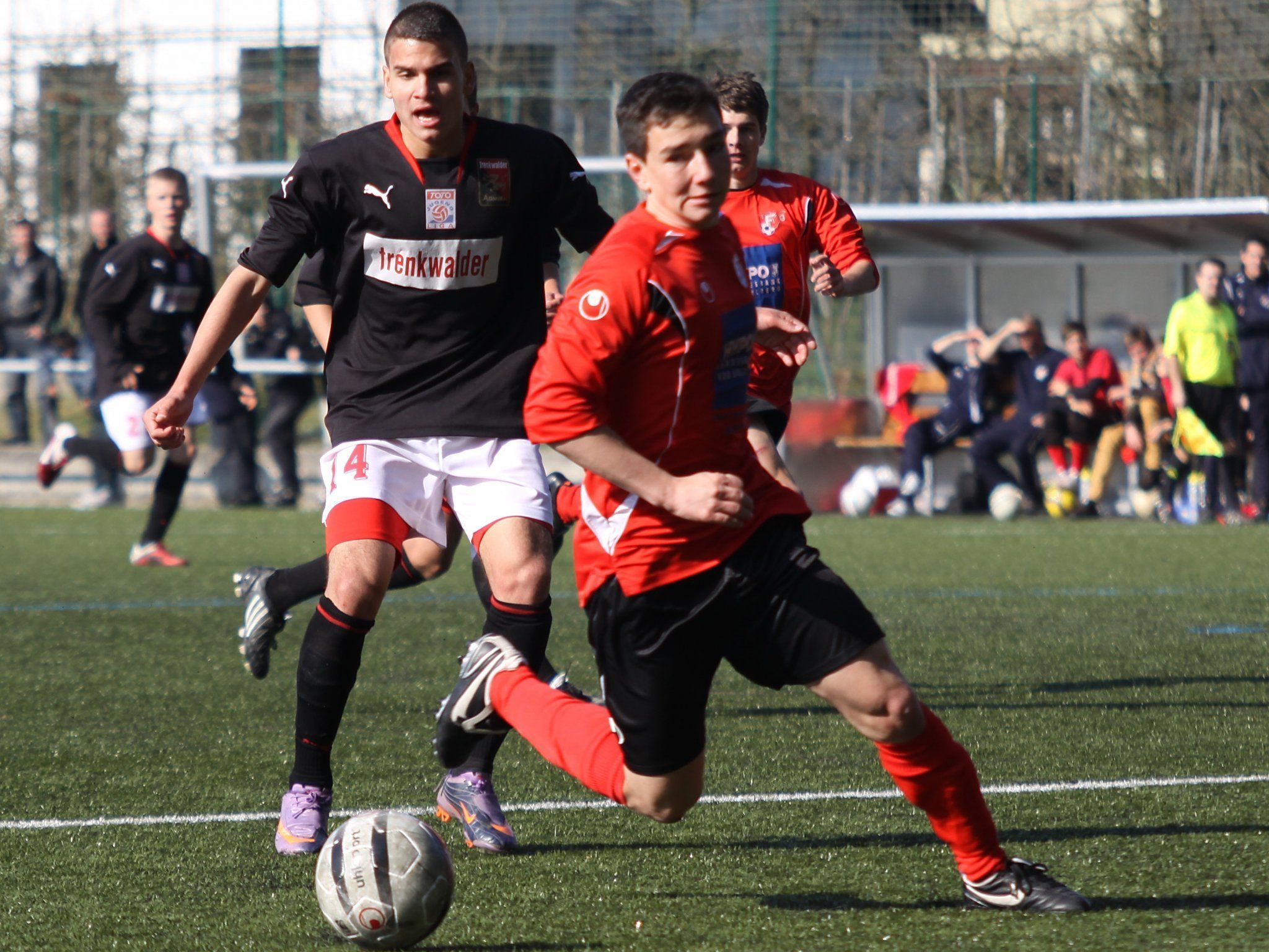 AKA U-18 gewann in Burgenland mit 2:1 und hat schon 22 Punkte auf dem Konto. AKA U-18 gewann in Burgenland mit 2:1 und hat schon 22 Punkte auf dem Konto.