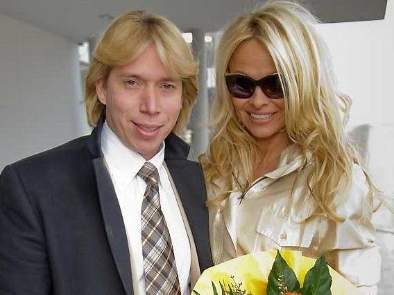 Besuch in der Lugner City: Pamela Anderson landete am Sonntag am Flughafen Wien-Schwechat. Besuch in der Lugner City: Pamela Anderson landete am Sonntag am Flughafen Wien-Schwechat.