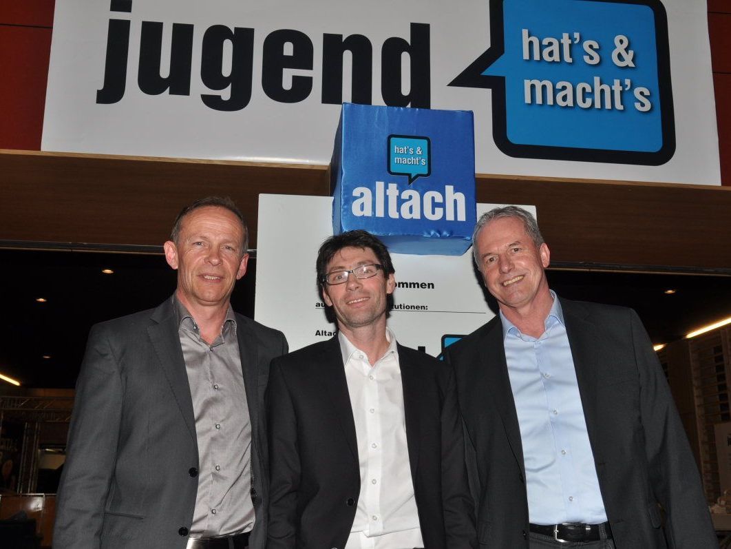 Wirtschaftsausschussobmann Franz Kopf, Arno Riedmann (Extrix) und Bgm. Gottfried Brändle. Wirtschaftsausschussobmann Franz Kopf, Arno Riedmann (Extrix) und Bgm. Gottfried Brändle.