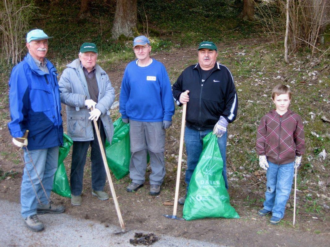 Der sorglos weggeworfene Müll wird jedes Frühjahr von Freiwilligen eingesammelt.