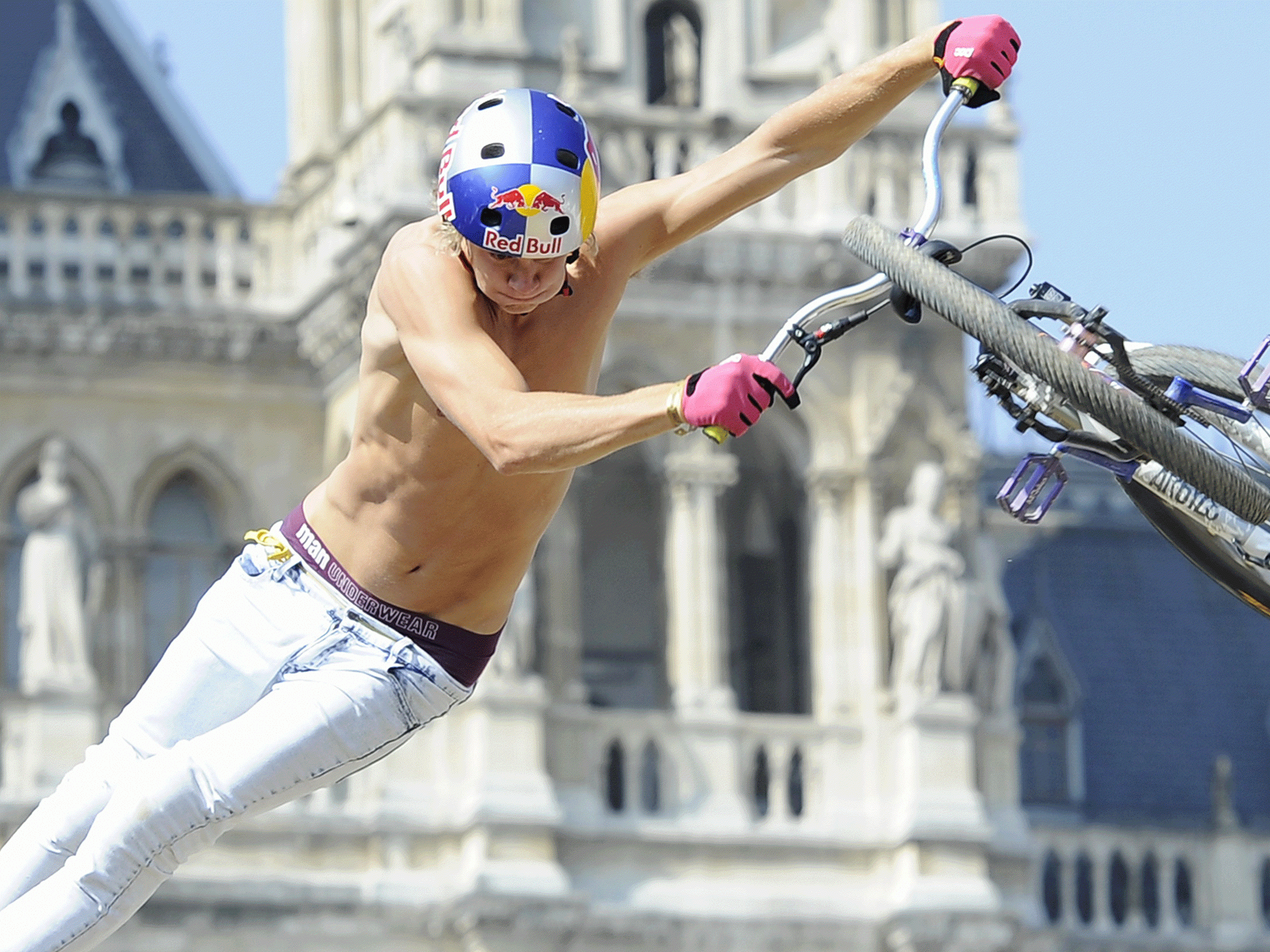 Am Wochenende zeigen viele Artisten ihr Können beim Bike-Festival. Am Wochenende zeigen viele Artisten ihr Können beim Bike-Festival.