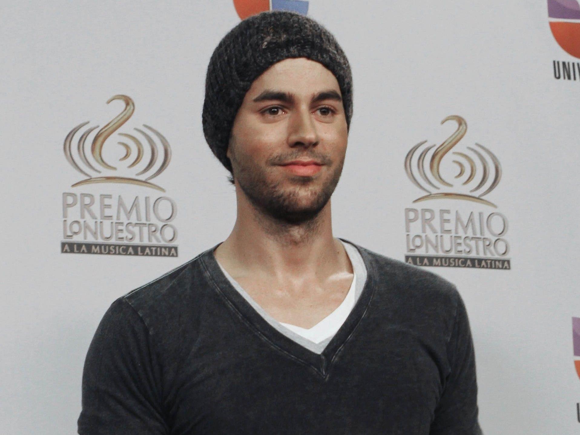 Latino-Barde Enrique Iglesias ist der Meinung, dass Heiraten unnötig ist und überbewertet wird. Latino-Barde Enrique Iglesias ist der Meinung, dass Heiraten unnötig ist und überbewertet wird.