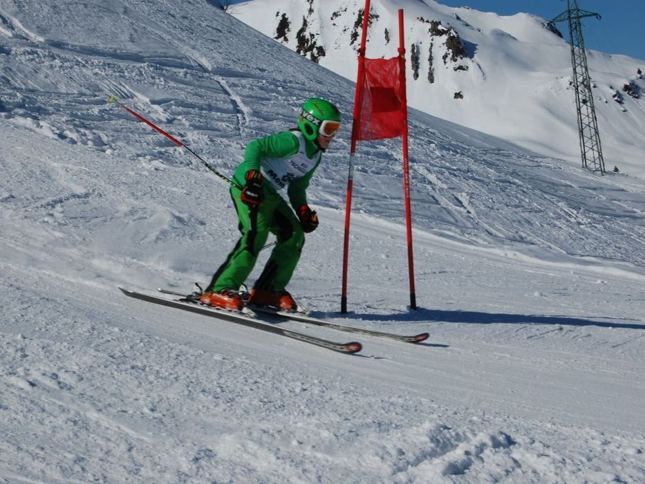 Traumwetter und herrliche Pistenverhältnisse gab es bei den Schülerrennen der Mittelschulen. Traumwetter und herrliche Pistenverhältnisse gab es bei den Schülerrennen der Mittelschulen.
