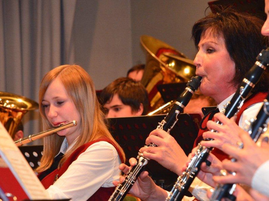 Frühjahrskonzert HM Wald Frühjahrskonzert HM Wald